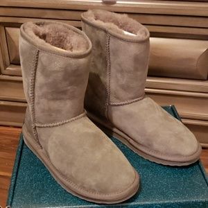 Emu Austraila sz 6 charcoal/anthracite gray boots